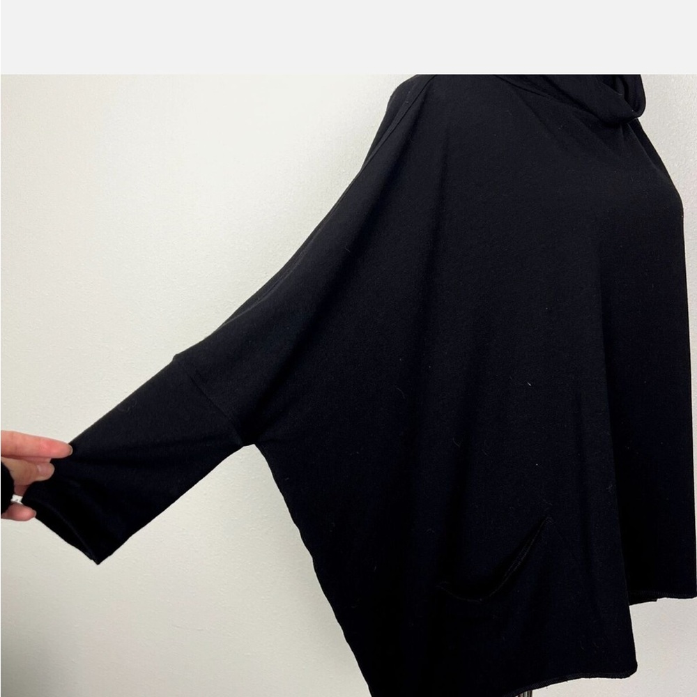 Jofit Poncho- Black Ultra Warm  XS/S 
Very Soft & Extremely Warm